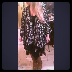 Black and white sweater kimono!!