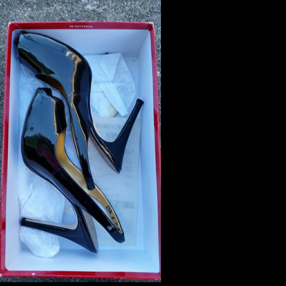 Guess black patent heels