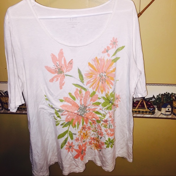 Floral quarter sleeve top