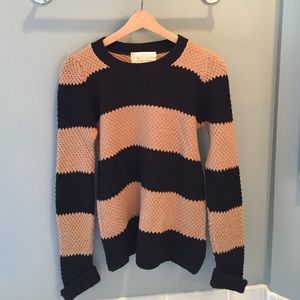 Urban Outfitters Knit Sweater Size Small