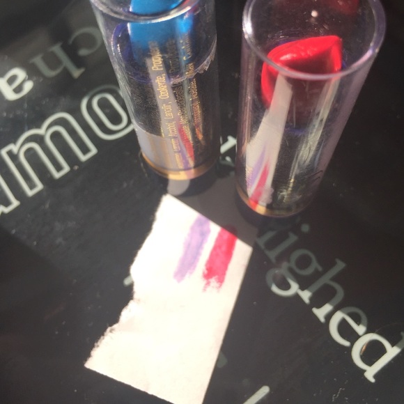 Color Changing Lipstick - Picture 2 of 2