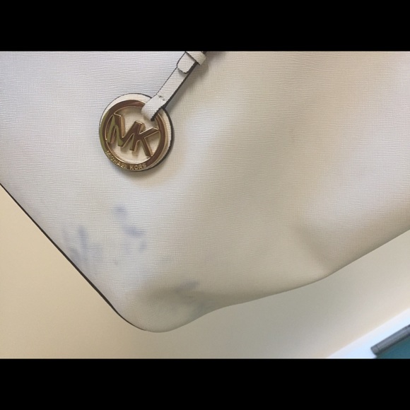 ❌ SOLD ❌ Michael Kors Jet Set Tote - Picture 4 of 4