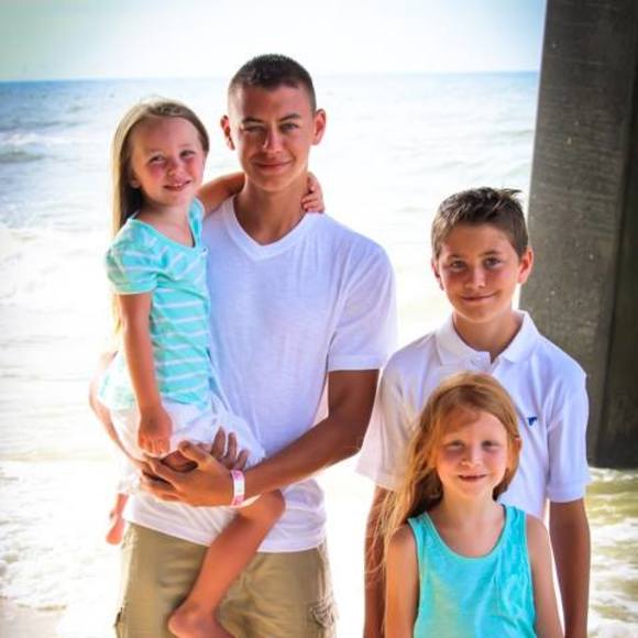 Meet your Posher, Gena - Picture 1 of 1