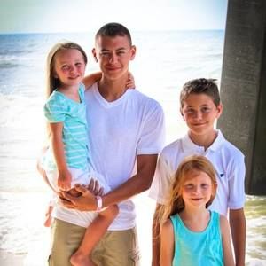 Meet your Posher, Gena