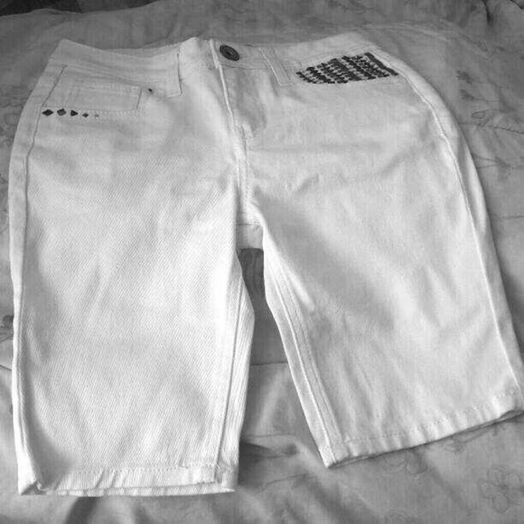 White short Size 12 Kids