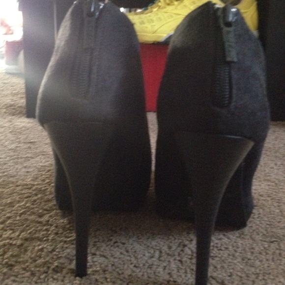 Zip up Booties - Picture 2 of 3