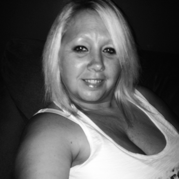 Meet your Posher, Amy - Picture 2 of 2