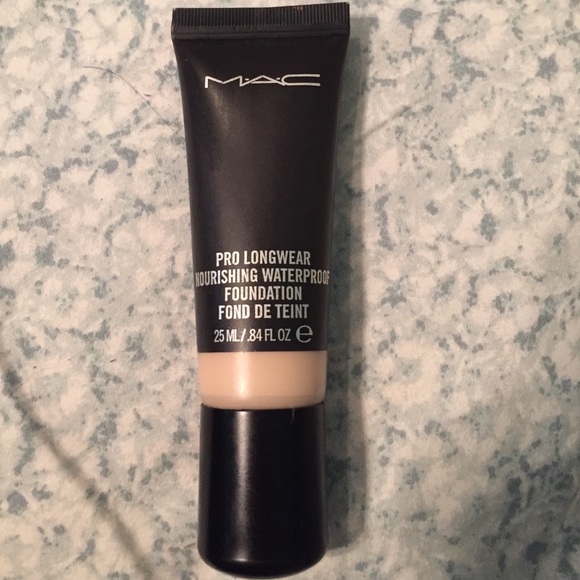 MAC PRO LONG WEAR NOURISHING WATERPROOF FOUNDATION