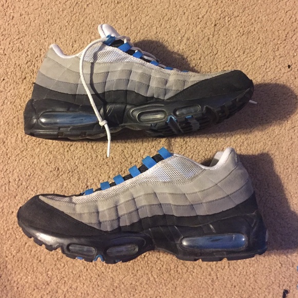 Air Max 95s - Picture 3 of 4