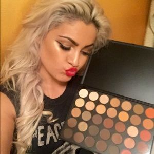 Meet your Posher, Kaya