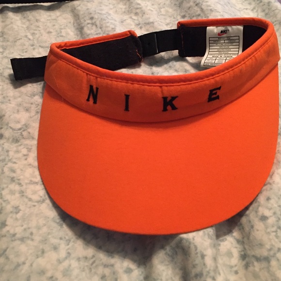 NIKE VISOR