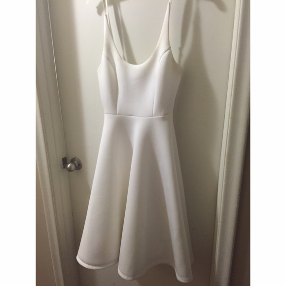 Beautiful white dress!