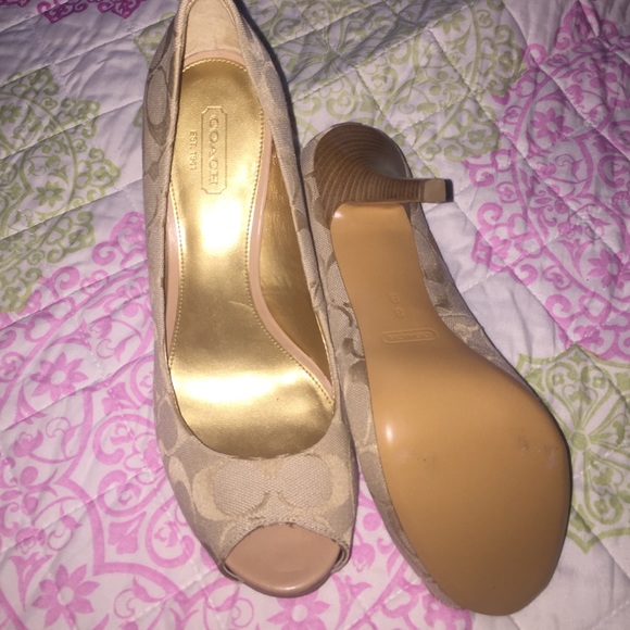 Coach heels - Picture 2 of 3
