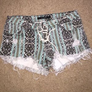 Cut Off Billabong Shorts