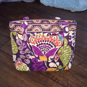 Vera Bradley purse ( GREAT CONDITION) hardly used