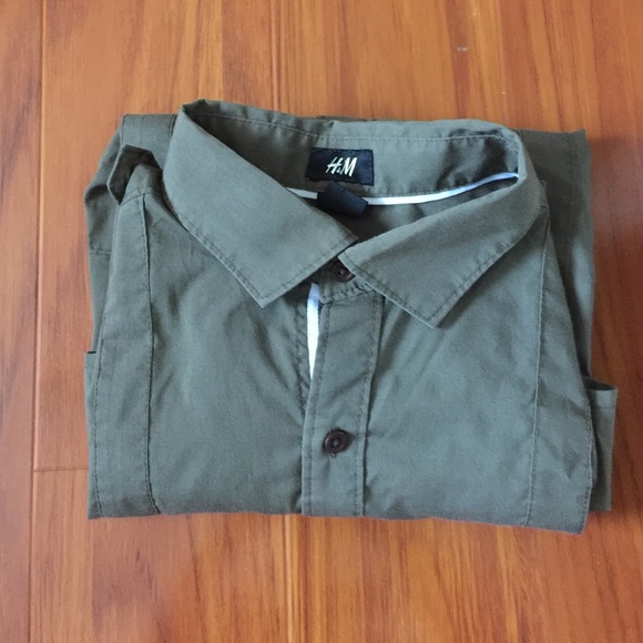 Military-like button up