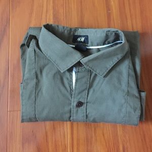 Military-like button up