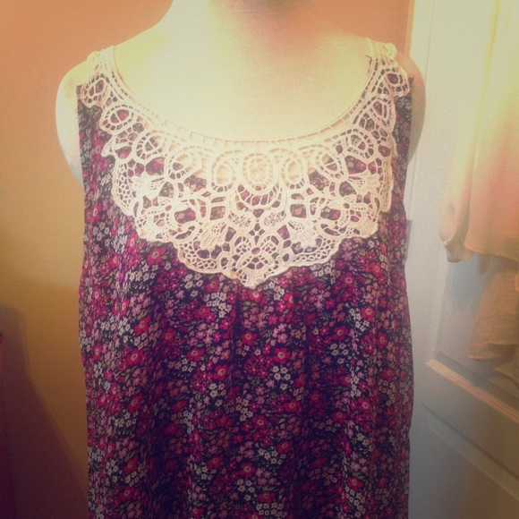 Cute Floral Tank!