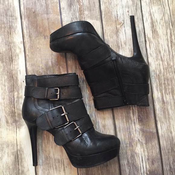 Gianni Bini Shoes - 🎉HP 2/19/16🎉Gianni Bini Charcoal Heeled Boots