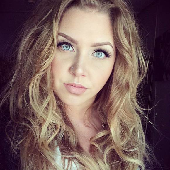 Meet your Posher, Crystal - Picture 4 of 7