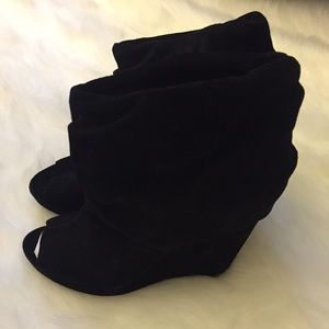 BCBG black pep toe booties