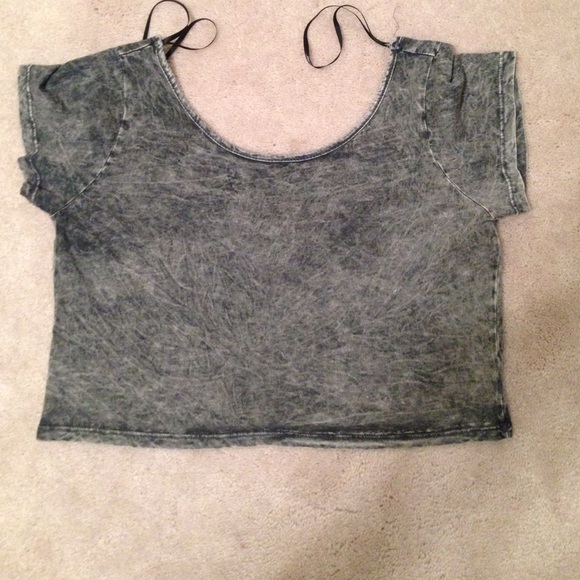 Acid washed Crop Top - Picture 1 of 2