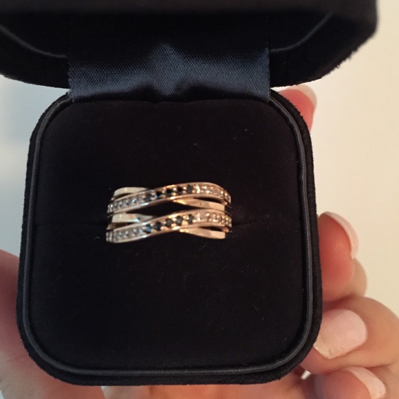 Yellow gold ring