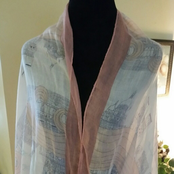 Such a feminine scarf