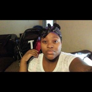 Meet your Posher, Alexis