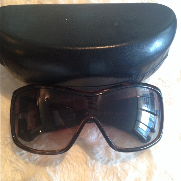 Nicolas Felizola sunglasses.