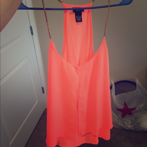 Chain tank top