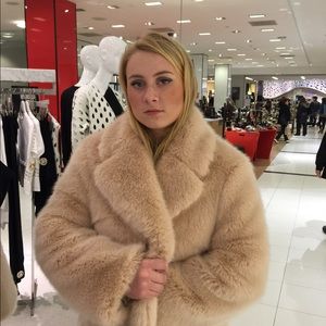 Meet your Posher, Olivia