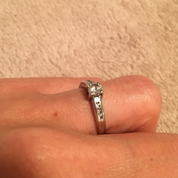 Silver ring - Picture 3 of 4