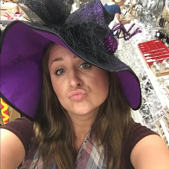 Meet your Posher, Sarah - Picture 1 of 1