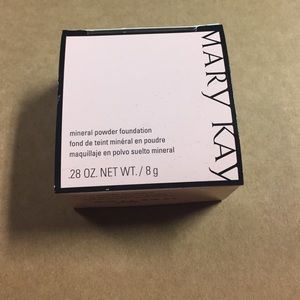 Mary Kay mineral powder beige .5