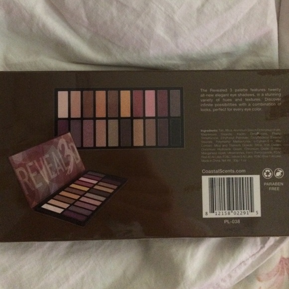 Revealed 3 palette by coastal scents - Picture 2 of 2
