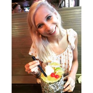 Meet your Posher, Emily