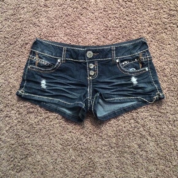 Almost famous shorts💕
