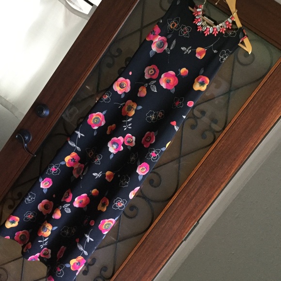 Maurices Dresses & Skirts - Maurices floral maxi black sleeveless dress
