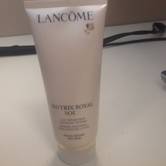 Lancôme body lotion for dry skin - Picture 1 of 2