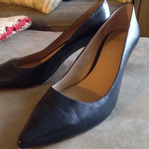 Ann Taylor Navy Pumps Size 9