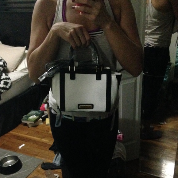 SOLD NWT Steve Madden Bkora bag - Picture 4 of 4