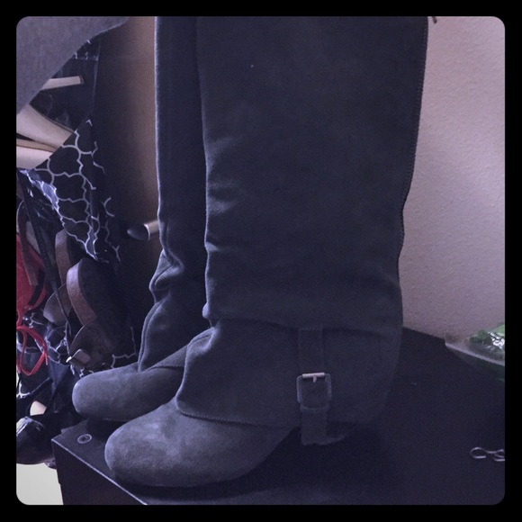 Grey exposed zipper fall boots from Nordstrom.