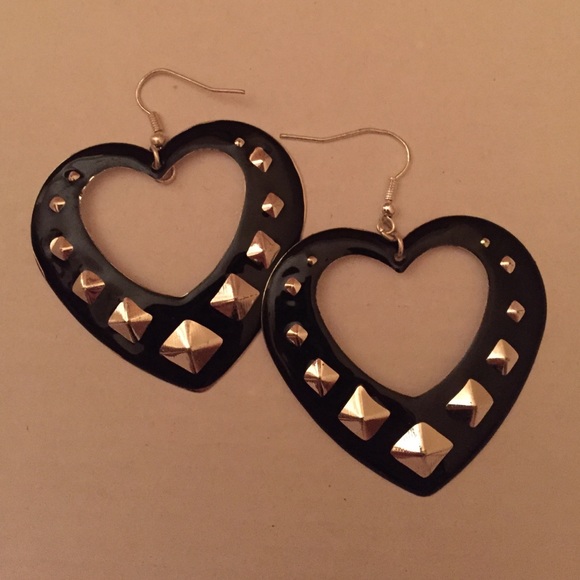 Studded heart earrings - Picture 1 of 1