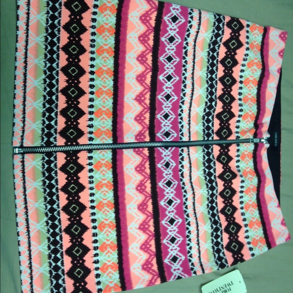 Forever 21 Tribal Pencil Skirt size large