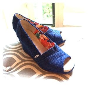 Blue basket weave Tom's Wedges