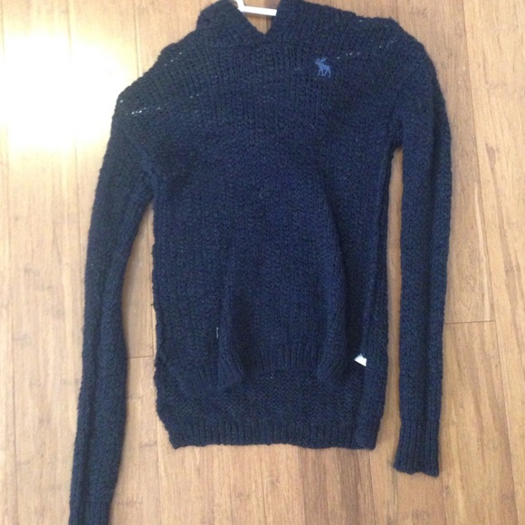 Long sleeve Abercrombie kids sweater with hood