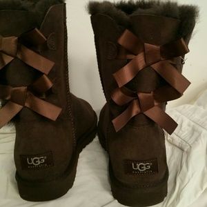 New bailey bow ugg boots. Size.8 .