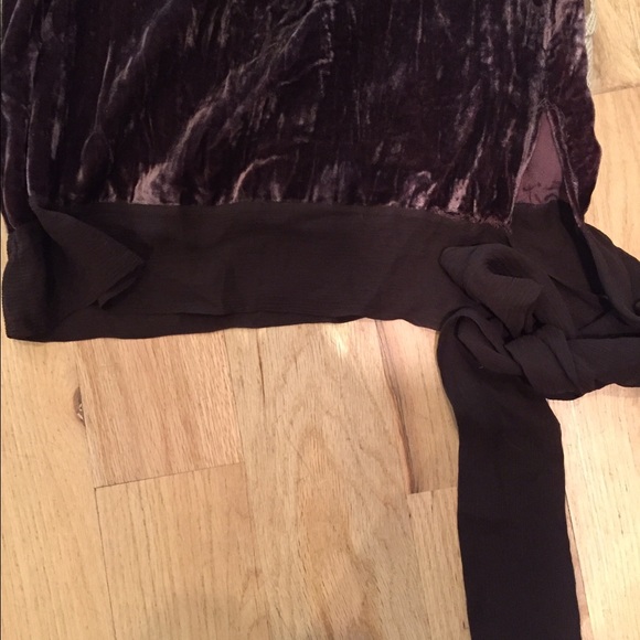 BCBG velvet cognac sleeveless top. - Picture 3 of 4