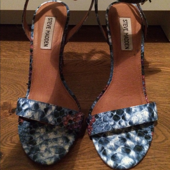Steve Madden Snake Print Multi Heel - Picture 4 of 4